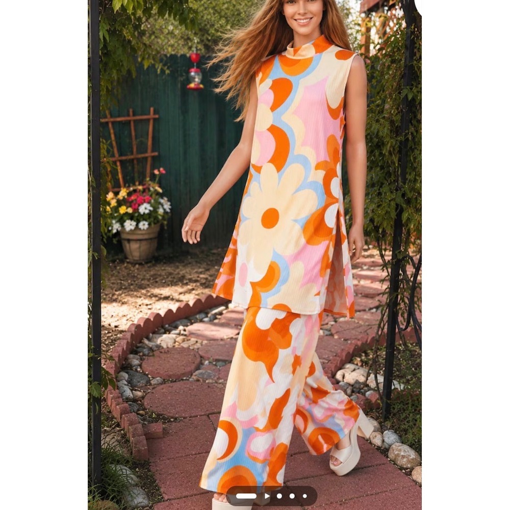 Lala Retro Floral Sleeveless Tunic Top Mock Neck Ribbed Orange Pink Blue Medium